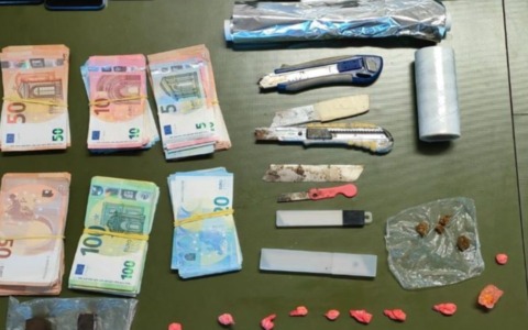 Trovato con droga e oltre 10mila euro in contanti: 30enne arrestato per spaccio
