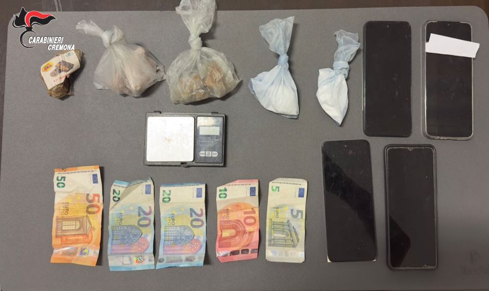 Blitz antidroga nei campi di mais tra Pozzaglio e Persico Dosimo
