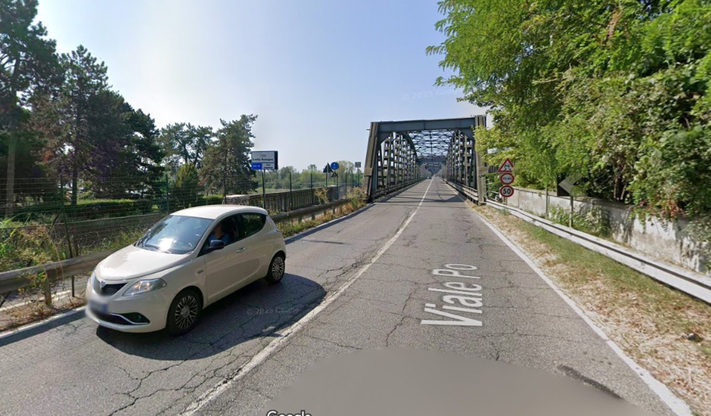Test sulla pavimentazione del Ponte sul Po tra Cremona e Castelvetro: senso unico alternato