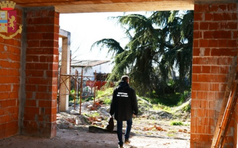 Mancanza di sicurezza in cantiere: sospesa attività di un’impresa a Cremona
