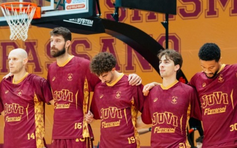 Impresa Juvi Ferraroni: vittoria di carattere 92-91 contro la Fiolchem