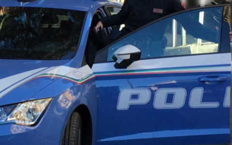 È ai domiciliari per violenze in famiglia, ma esce e va a comprare snack a Cremona