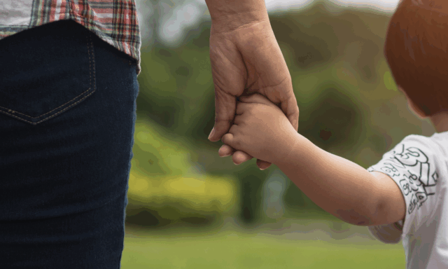 Sottrae i figli alla moglie e fugge in Spagna: 47enne condannato a sei mesi