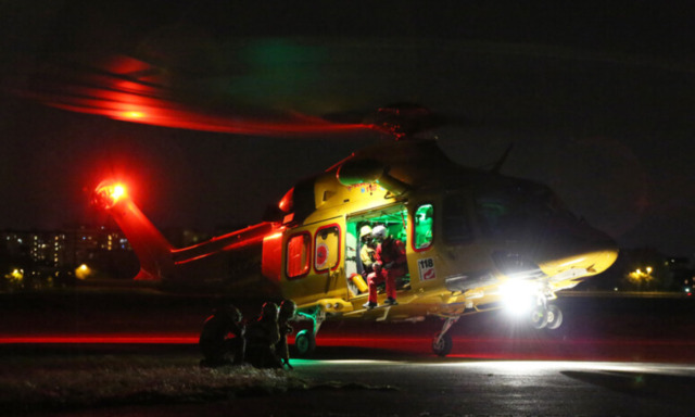 Violento scontro tra due auto a Crema, 24enne portato via in elisoccorso