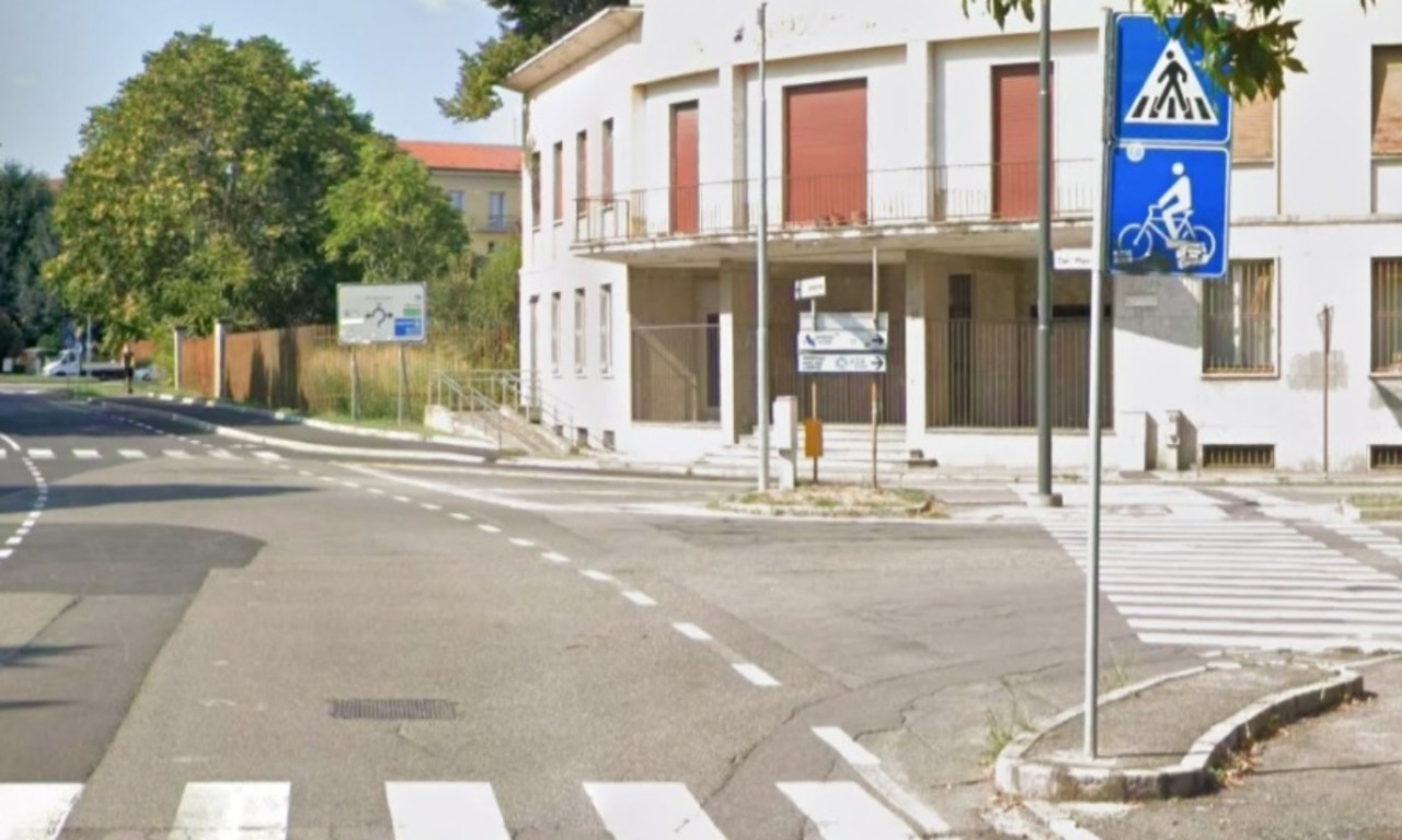 Pedone investito e sbalzato a terra, grave una 68enne