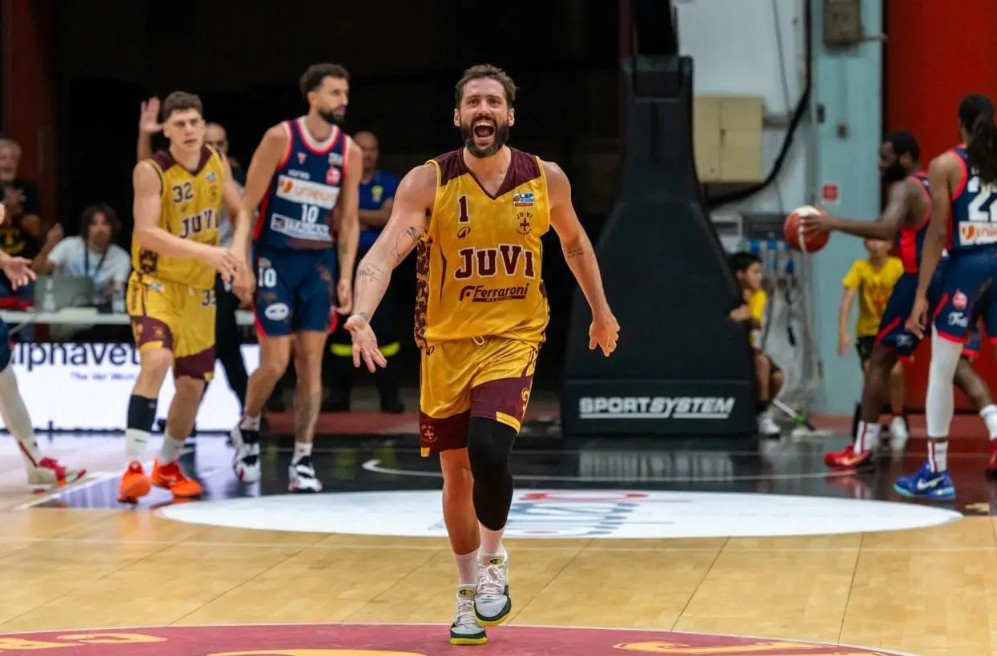La Juvi Ferraroni resiste alla rimonta e batte la Fortitudo Bologna 68-58