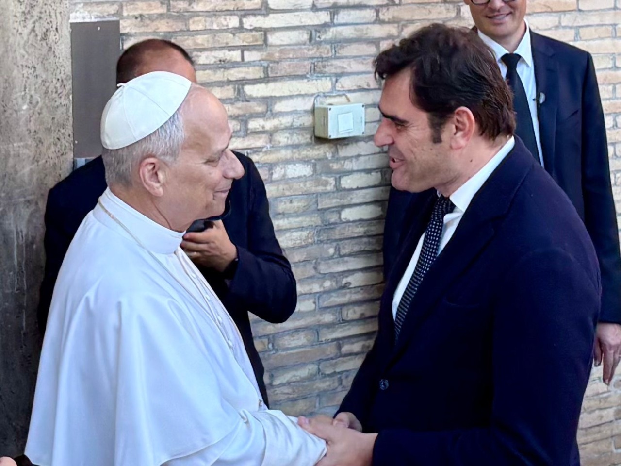 Incontro dedicato a Papa Leone XIV con il vescovo Napolioni e Alessandro Gisotti