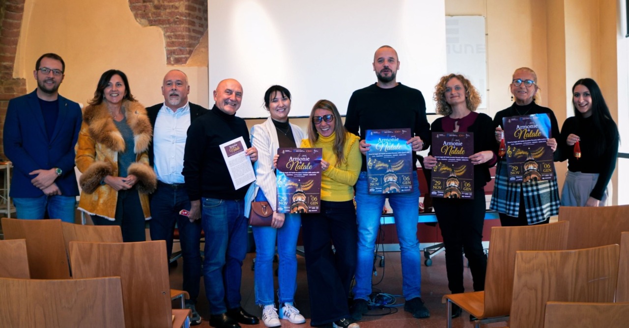 Cremona si accende per le Feste con “Armonie di Natale 2025”: luci, musica e mercatini