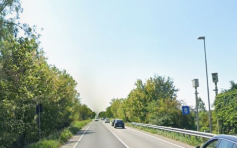 Accusa un malore alla guida e provoca un incidente stradale: soccorsa una 76enne