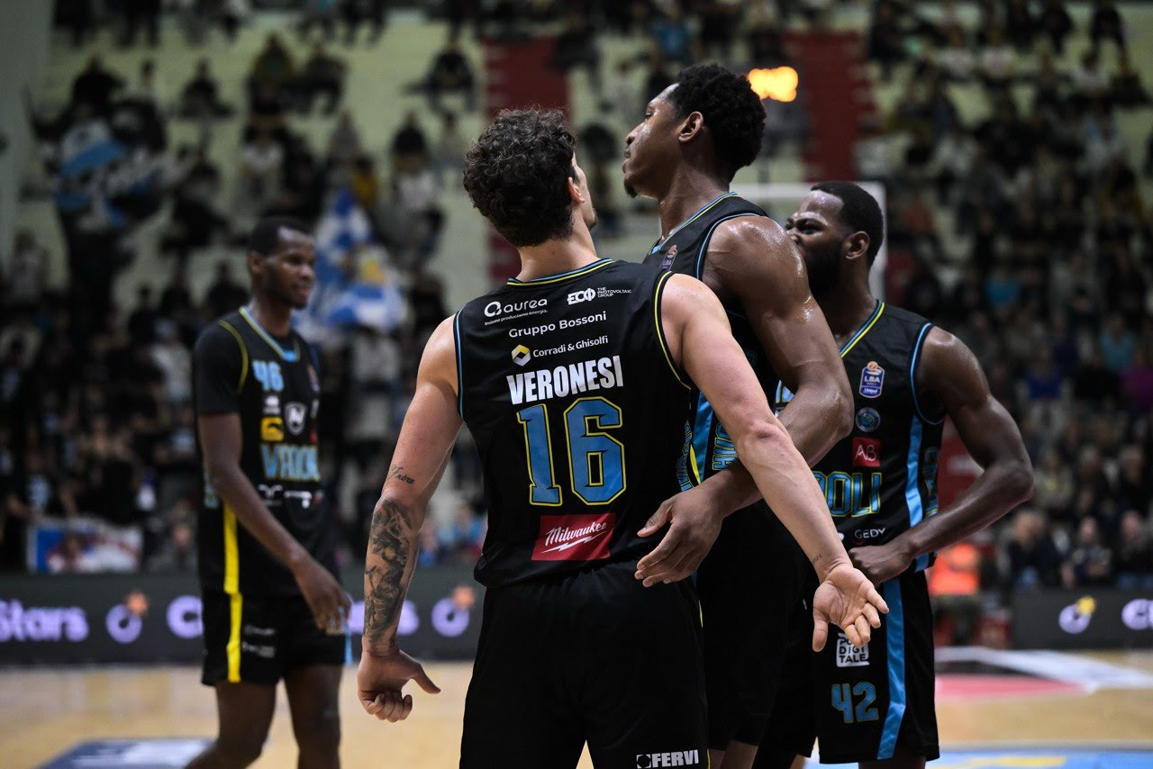 Vanoli Cremona, cuore e squadra: al PalaRadi vittoria su Trento 92-83