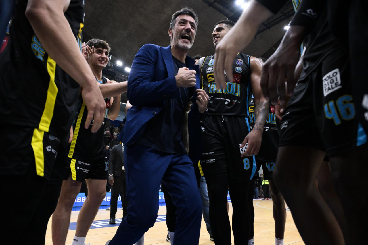 Ancora inviolato il PalaRadi, Vanoli Cremona batte Trieste 113-94