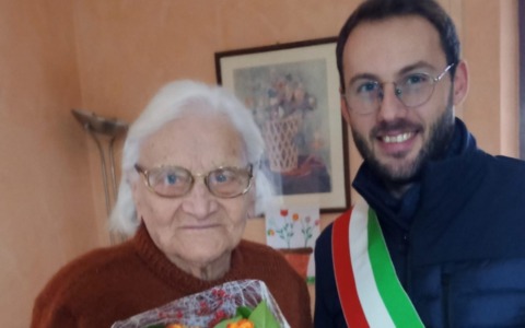 Grande festa a Torre de’ Picenardi: la signora Lina Favalli compie 100 anni