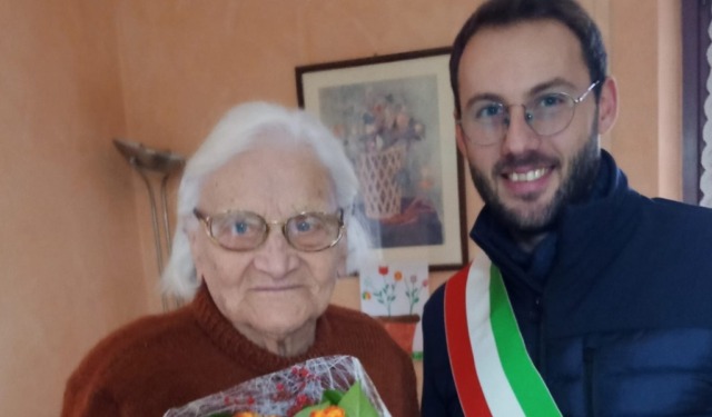 Grande festa a Torre de’ Picenardi: la signora Lina Favalli compie 100 anni
