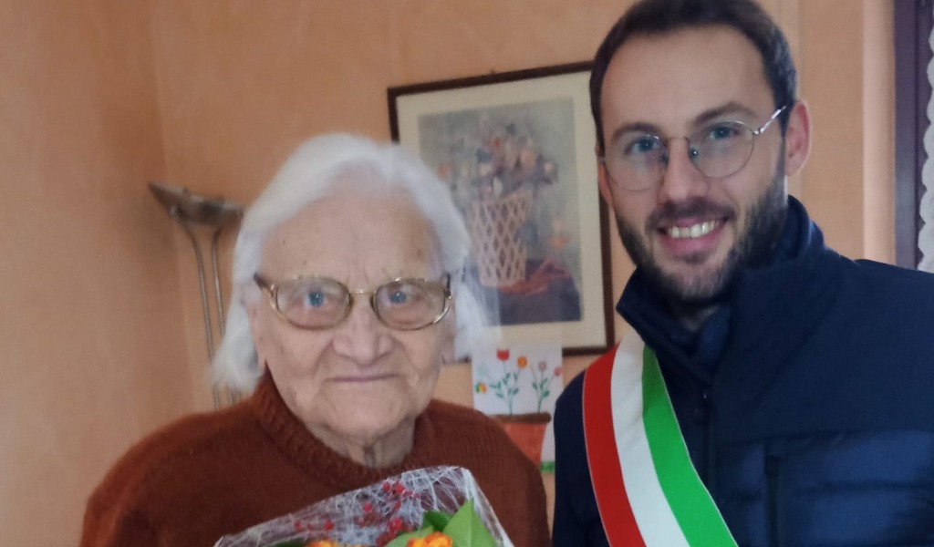 Grande festa a Torre de’ Picenardi: la signora Lina Favalli compie 100 anni