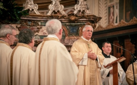 Gli auguri del Vescovo di Cremona: “A Natale torniamo a Betlemme con cuore e speranza”