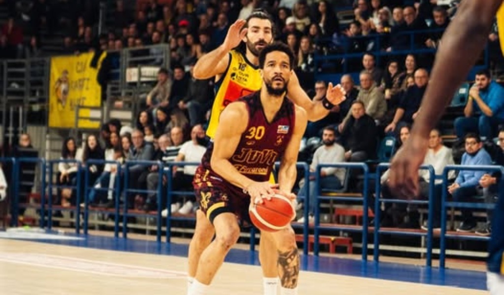 Juvi Ferraroni sconfitta a Scafati: 81-72 nonostante la grinta finale