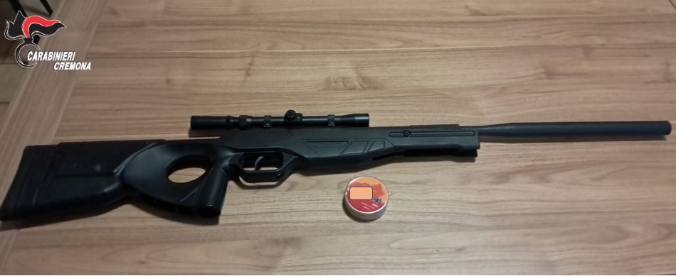 Torre de’ Picenardi, arrestato 55enne evaso dai domiciliari con una carabina