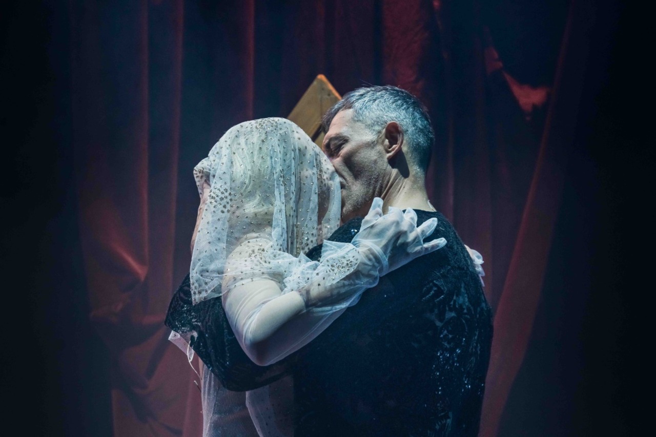 Filippo Timi porta Amleto², rilettura del capolavoro shakespeariano, al Teatro Ponchielli