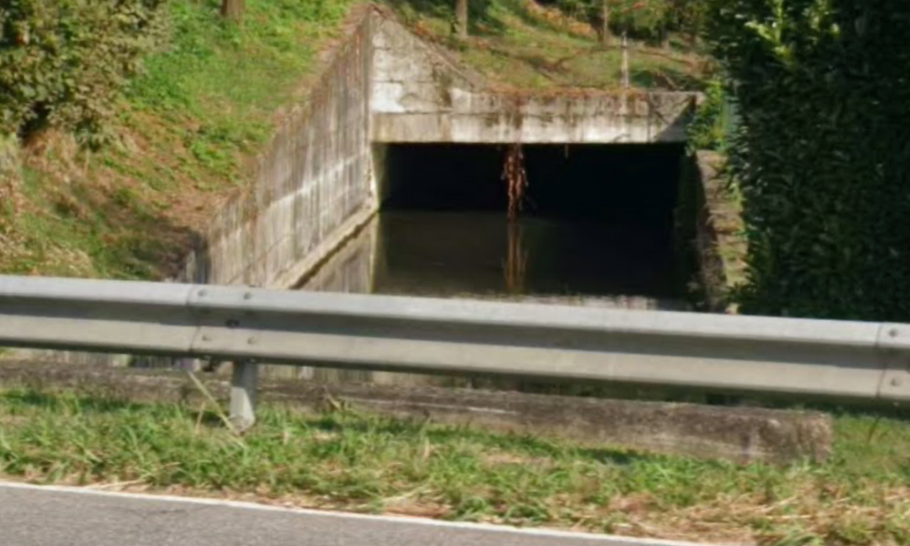 Si schianta con l’auto in un canale pieno di acqua a Soncino, 23enne portata in ospedale