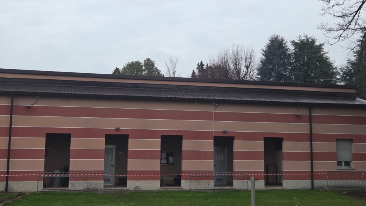 Campo Scuola di via Corte, ultimati gli interventi di manutenzione straordinaria: tribuna e spogliatoi a nuovo