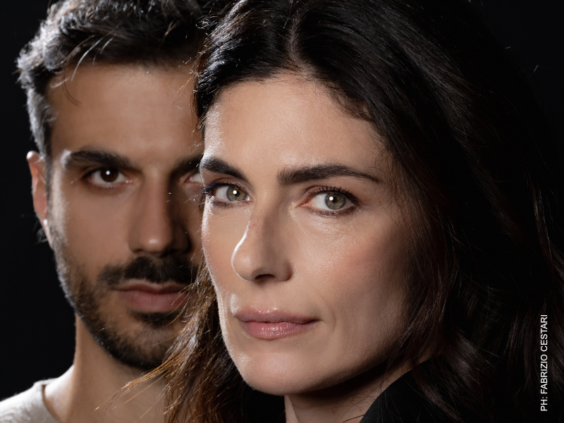 Anna Valle e Gianmarco Saurino al Ponchielli con “Scandalo”: quando l’amore e il desiderio sfidano il tempo e i pregiudizi