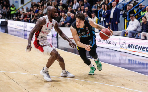 Disco rosso per la Vanoli Cremona che capitola nello scontro salvezza contro Varese 79-87