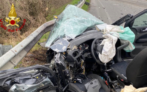 Scontro tra un’auto e un tir a Castelvetro: grave 59enne di Cremona, portato via in eliambulanza