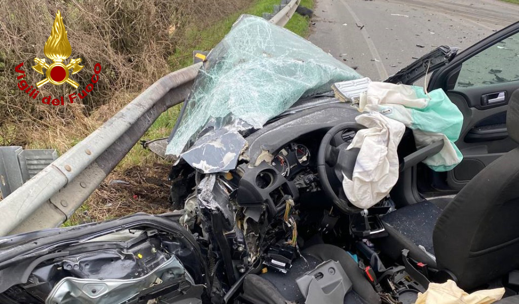 Scontro tra un’auto e un tir a Castelvetro: grave 59enne di Cremona, portato via in eliambulanza