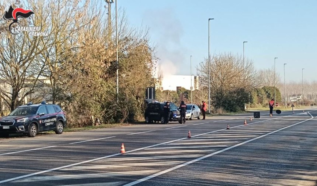 Controlli a Casalmaggiore: pattuglie, posti di blocco e unità cinofila per la sicurezza in città