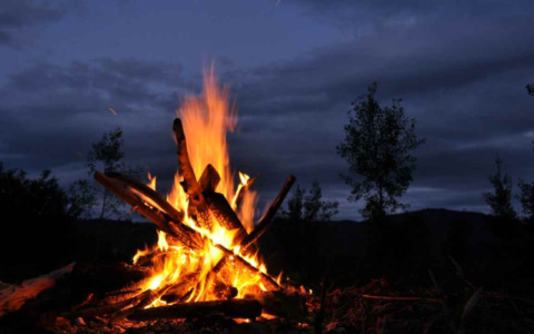 Regione Lombardia sdogana i Falò di Sant’Antonio (anche nel Cremonese): “Equilibrio tra tutela dell’aria e salvaguardia del patrimonio culturale”