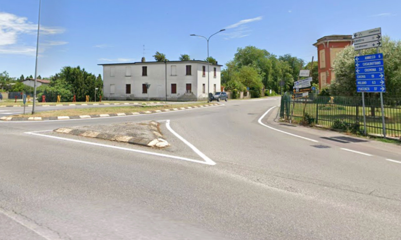 Scontro tra due auto a Soresina, coinvolti anche una 17enne e due 19enni