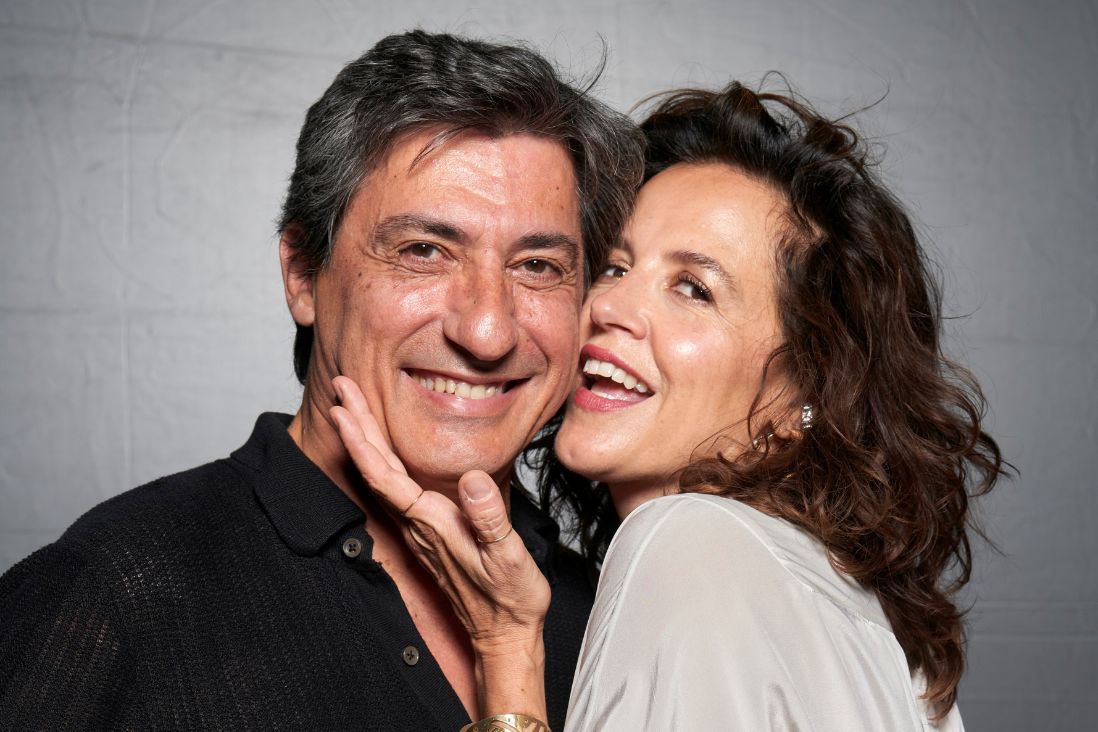 Ironia e passioni: Emilio Solfrizzi e Irene Ferri in scena al Ponchielli con “L’anatra all’arancia”