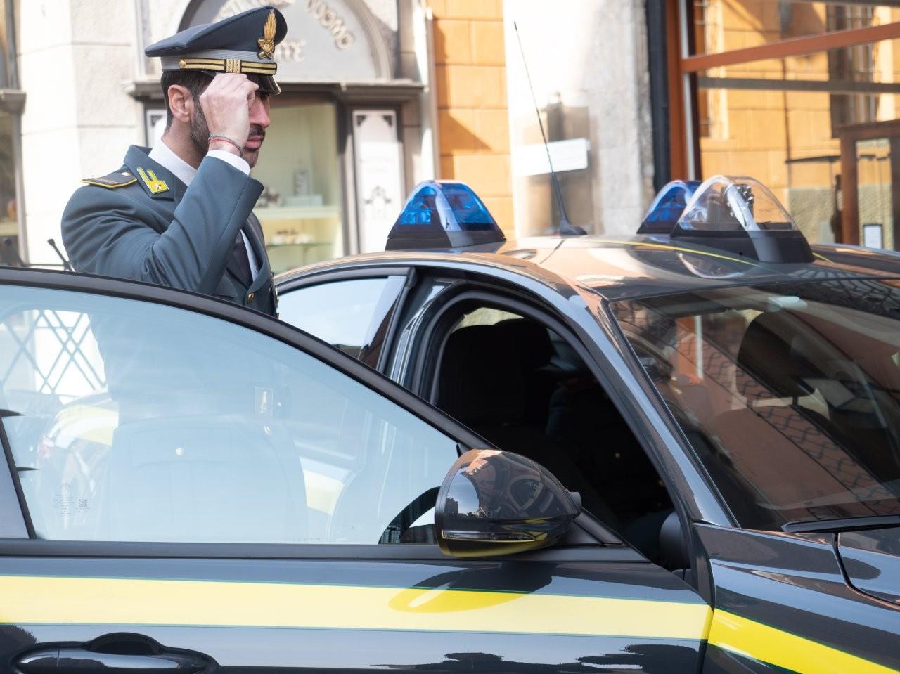 Onlus per le cure palliative, ex direttore indagato: sottratti 300mila euro dai conti dell’associazione