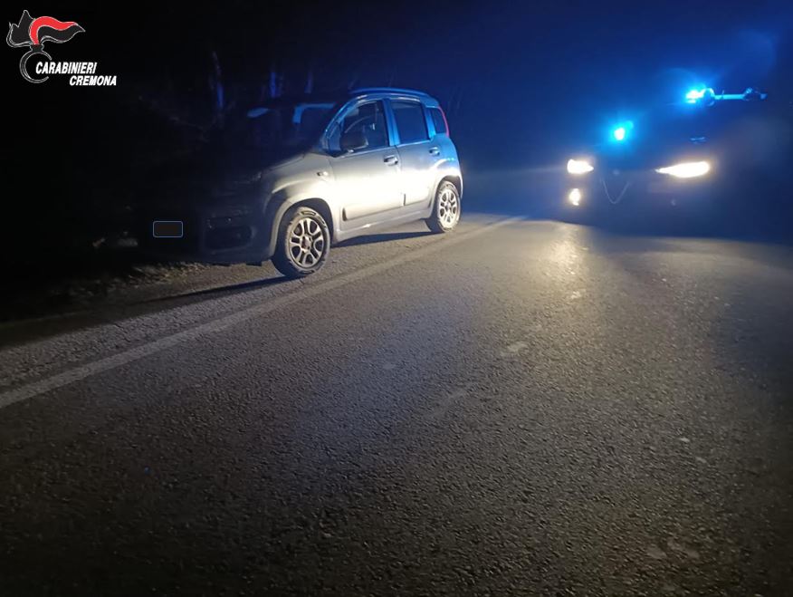 Fermato nella notte: denunciato 44enne alla guida (senza patente) di un’auto rubata