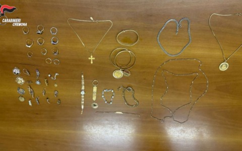 Finto carabiniere raggira un’anziana: 45enne arrestato sulla Paullese