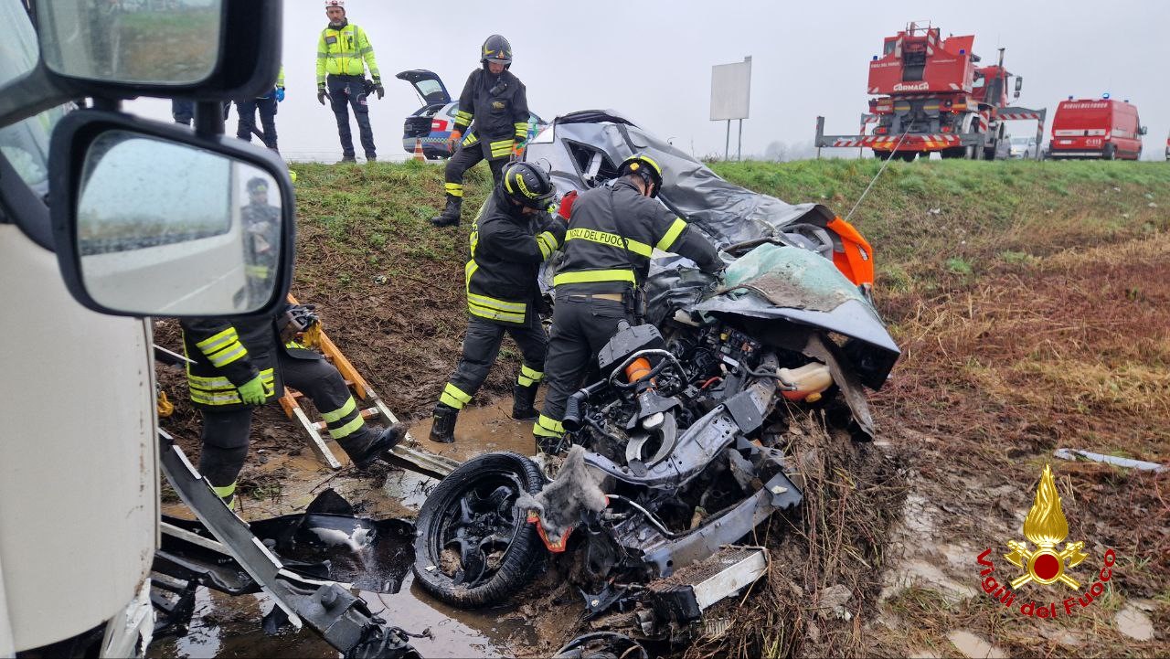 Sorpasso azzardato: Nicu Joghiu muore a 36 anni nello schianto contro un camion