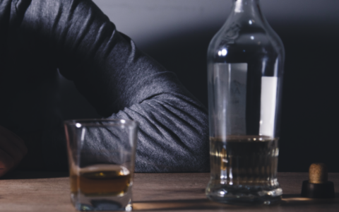 Ubriachezza molesta in piazza Garibaldi: fermato un 31enne a Crema