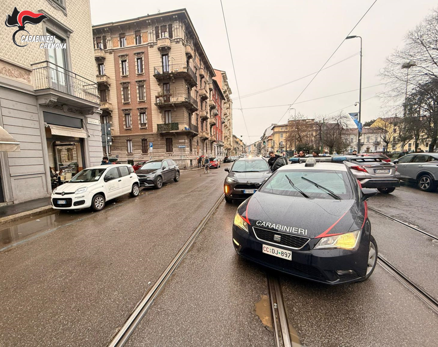 Inseguimento di 60 km: arrestato 25enne dopo una fuga spericolata