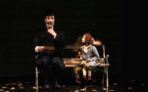 Kafka e la bambola viaggiatrice al Ponchielli: un viaggio tra realtà e finzione