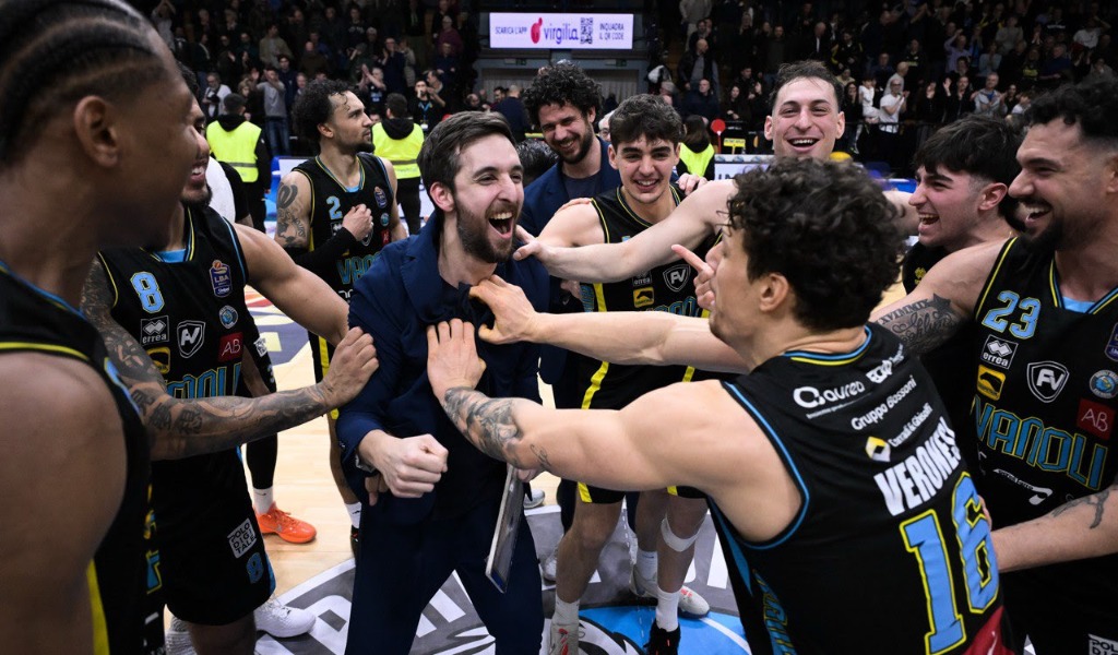 Vanoli Cremona rilancia la corsa salvezza con una vittoria al cardiopalma 89-87 contro Cantù