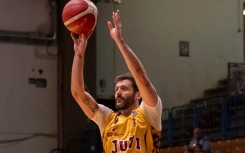 Vittoria convincente per la Juvi Ferraroni, contro Urania Milano finisce 98-85