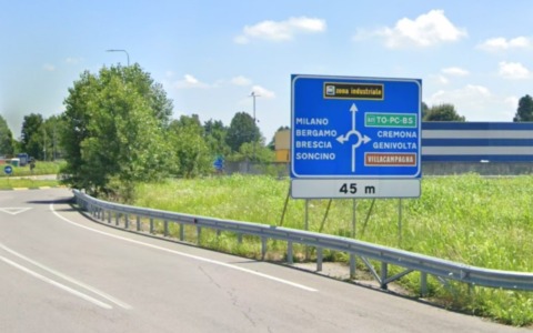 Schianto all’alba contro il muro di un’azienda: guidava con un tasso alcolemico triplo rispetto al limite