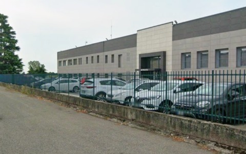 Muletto urta uno scaffale: operaio 27enne ferito e trasportato in elisoccorso