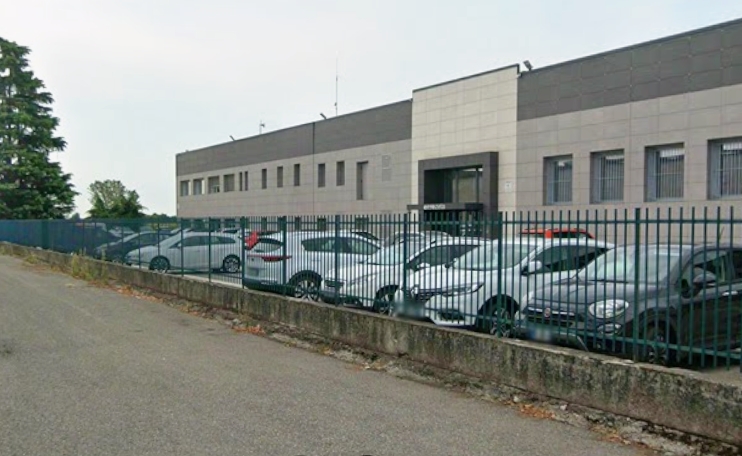 Muletto urta uno scaffale: operaio 27enne ferito e trasportato in elisoccorso