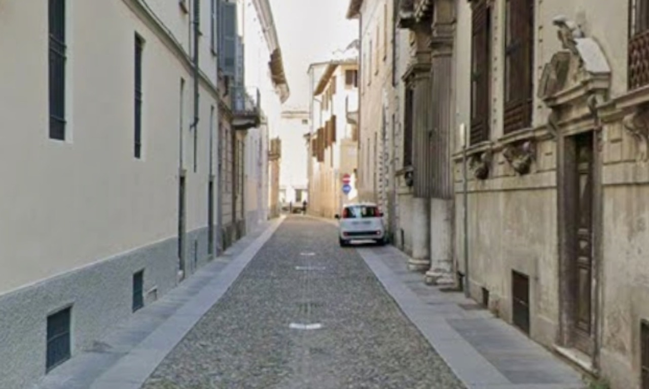 Malore improvviso in piazza Premoli: muore un 37enne a Crema