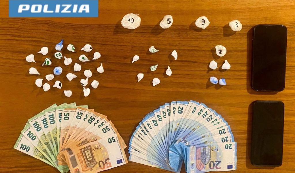 Fratelli sorpresi nei boschi con cocaina e contanti: arrestati in flagranza