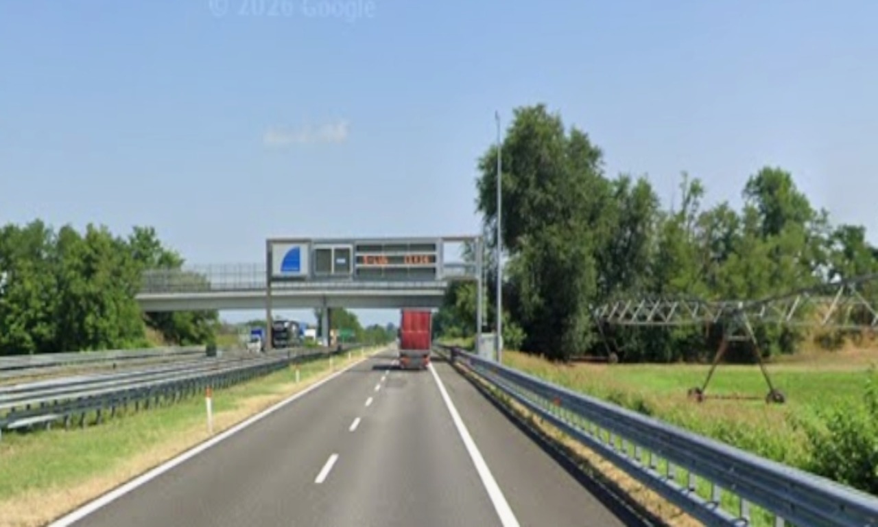 Maxi tamponamento sulla A21: nove persone coinvolte e traffico in tilt