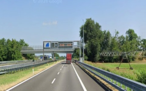 Maxi tamponamento sulla A21: nove persone coinvolte e traffico in tilt