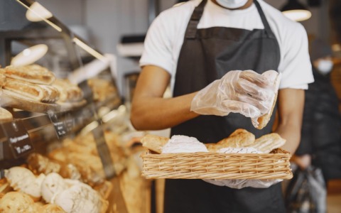 Cremona, una città controcorrente: qui il commercio di vicinato resiste e prova a crescere