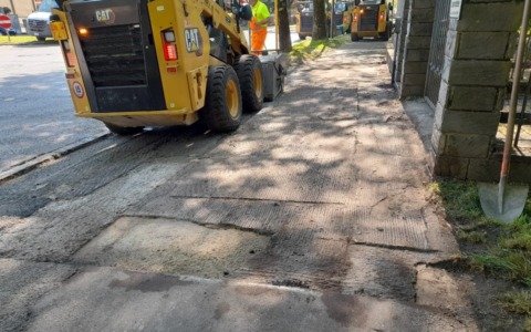 Sicurezza e decoro in città: al via il piano di restyling dei marciapiedi